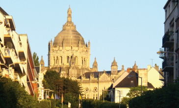 Eco-Domaine du Lac - Pierrefitte en Auge : Basilique Sainte Thérèse de Lisieux